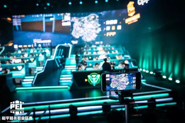 也折射出勇 也折射出勇