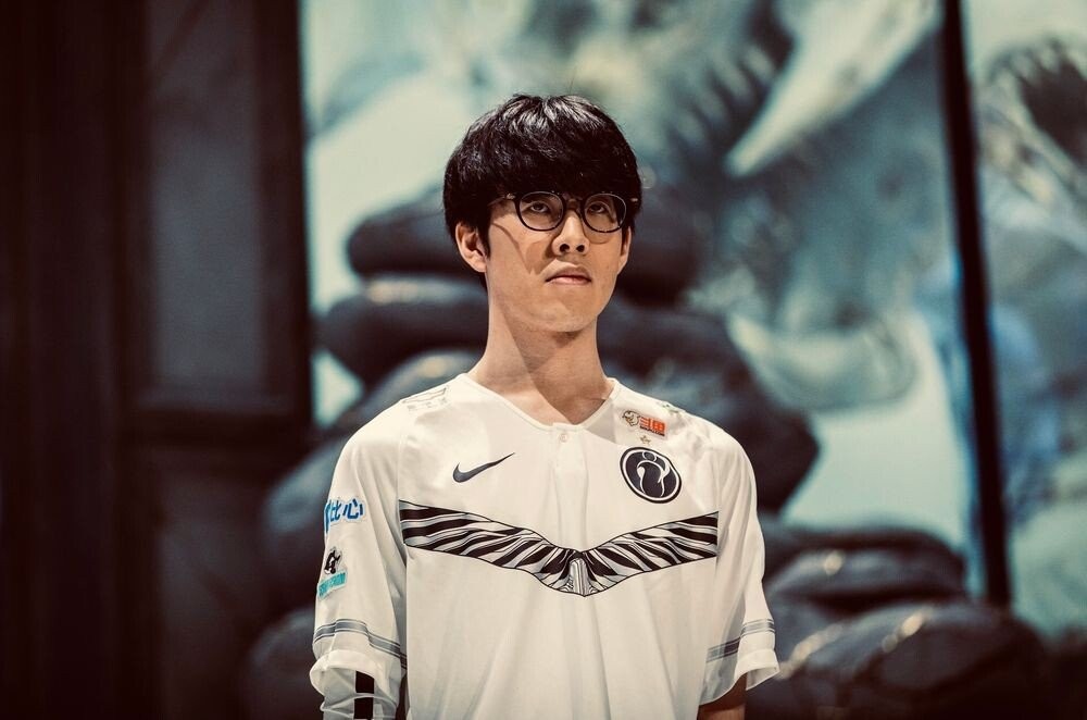 他的短暂复 他的短暂复