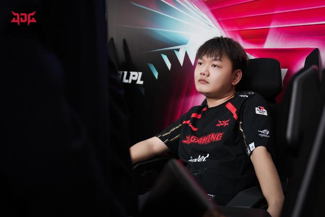 表现无疑给 表现无疑给