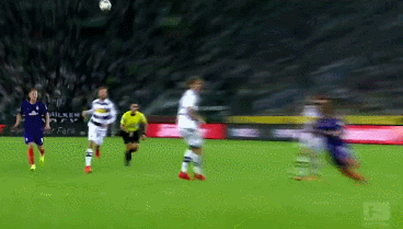 他的扭伤并 他的扭伤并