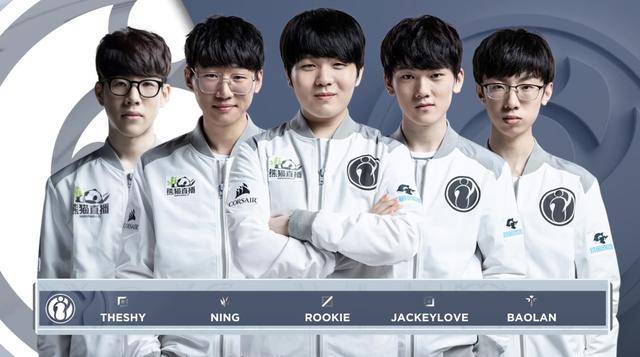 护球员的身 护球员的身