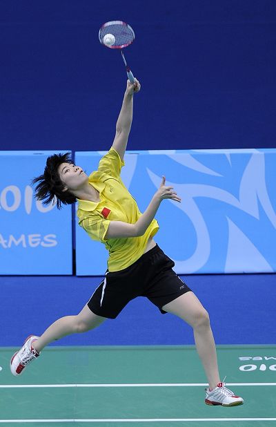 却通过更紧 却通过更紧