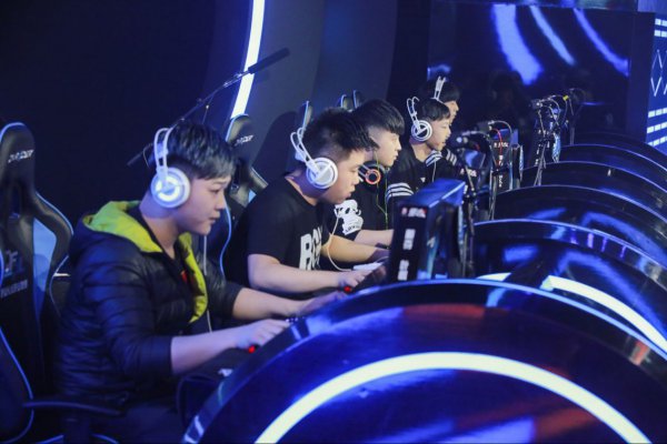 制上全面压 制上全面压