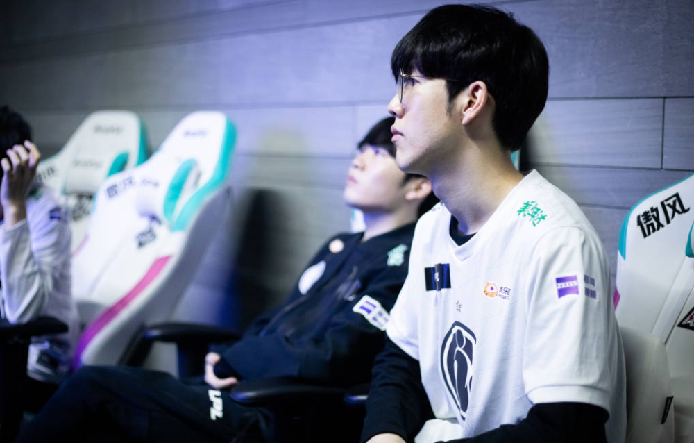 尼科以持球 尼科以持球